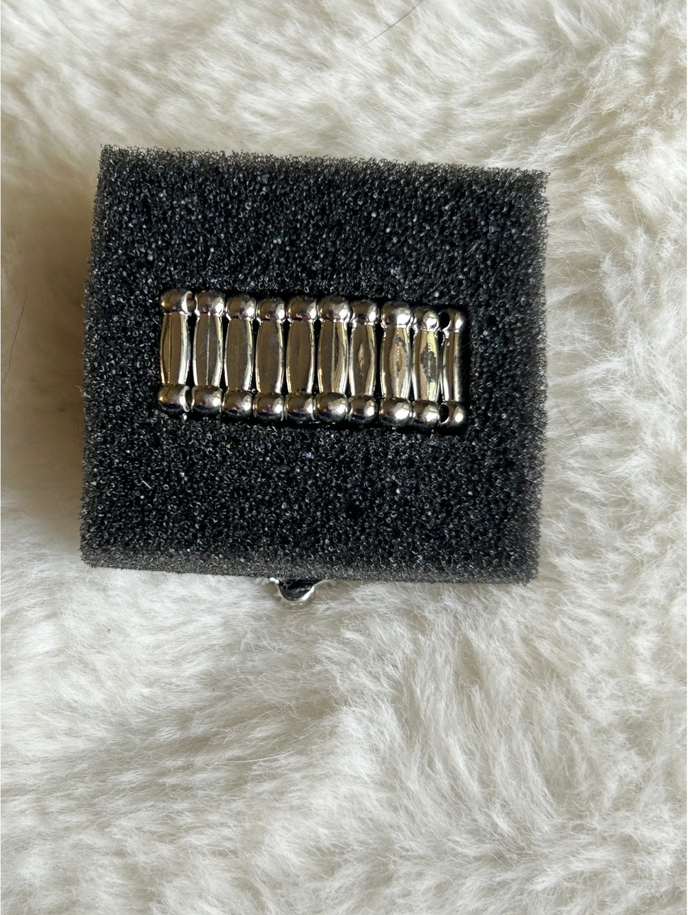 Vintage Style Silver Tone Rhinestone Stretch Stretch Costume Ring - Picture 3 of 3